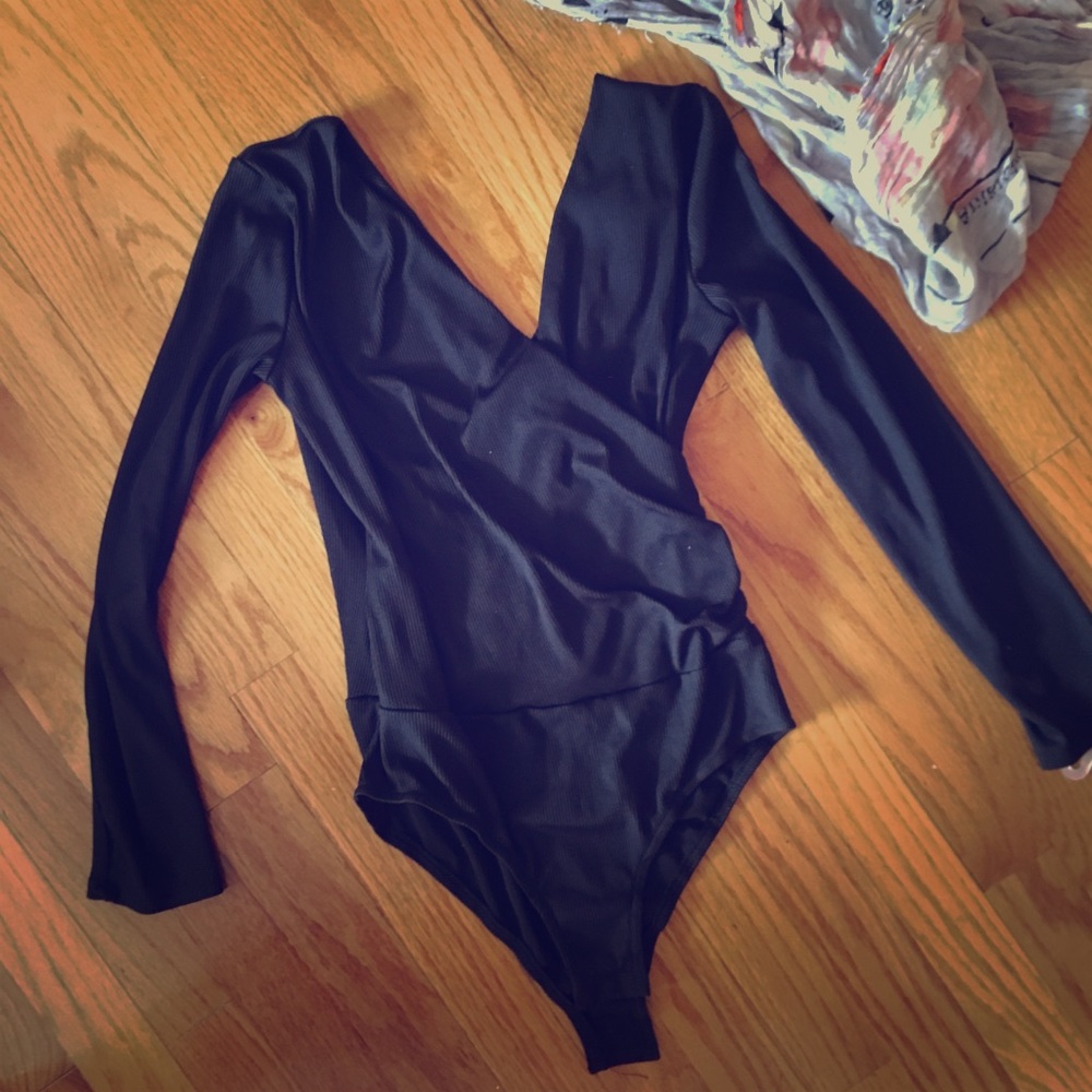 Fitted Black Long Sleeve Wrap Body Suit. Size M.